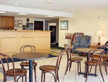 Super 8 By Wyndham Portland/Westbrook Area 