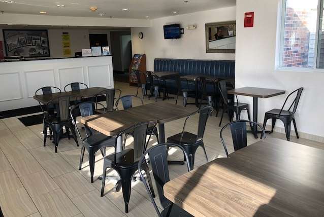 Super 8 By Wyndham Portland/westbrook Area Hotel 2*