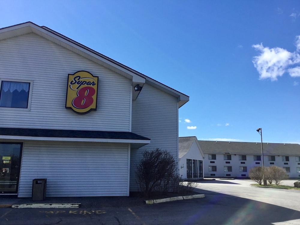 Hotel Super 8 By Wyndham Portland/westbrook Area Westbrook