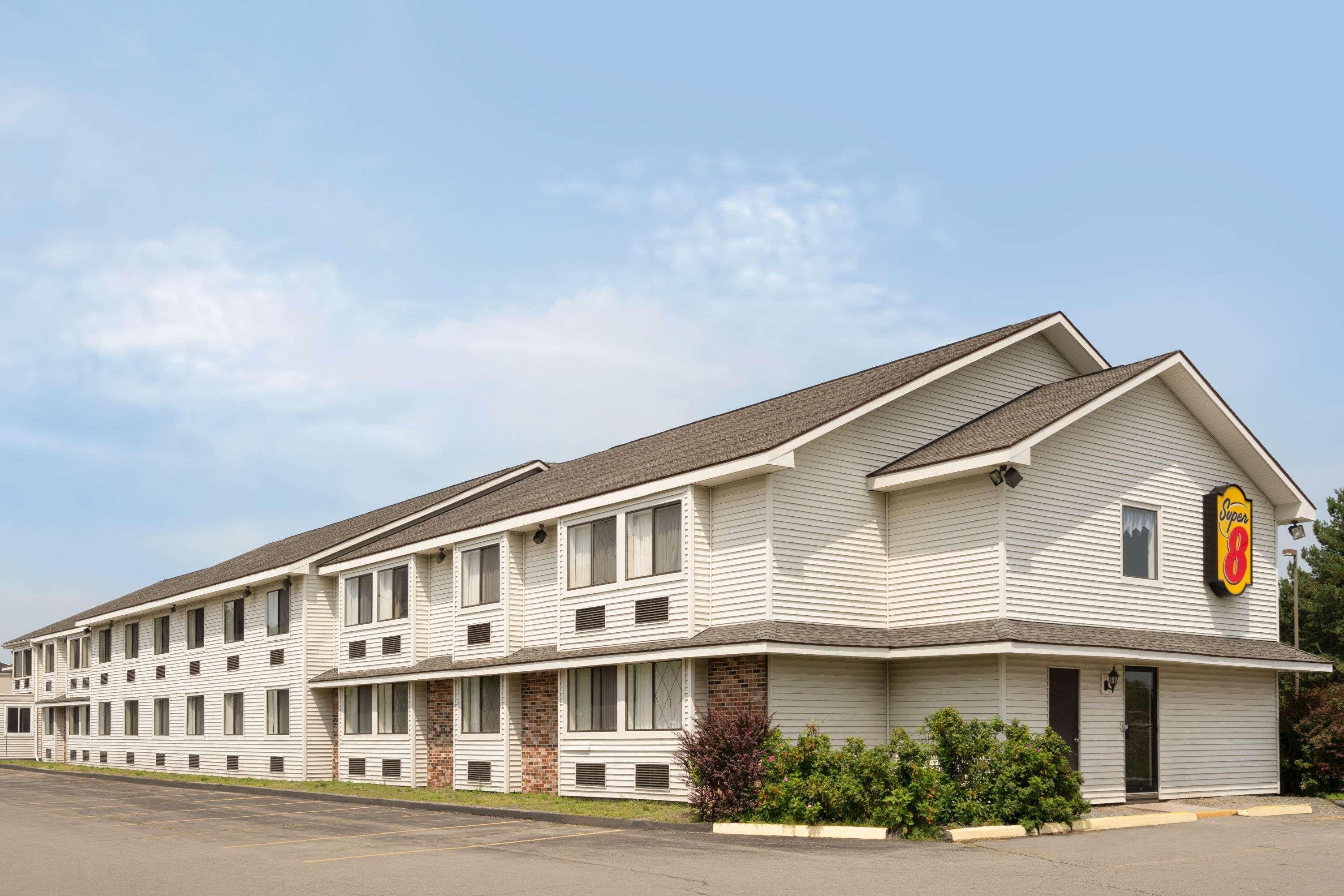 Super 8 By Wyndham Portland/westbrook Area 2*
