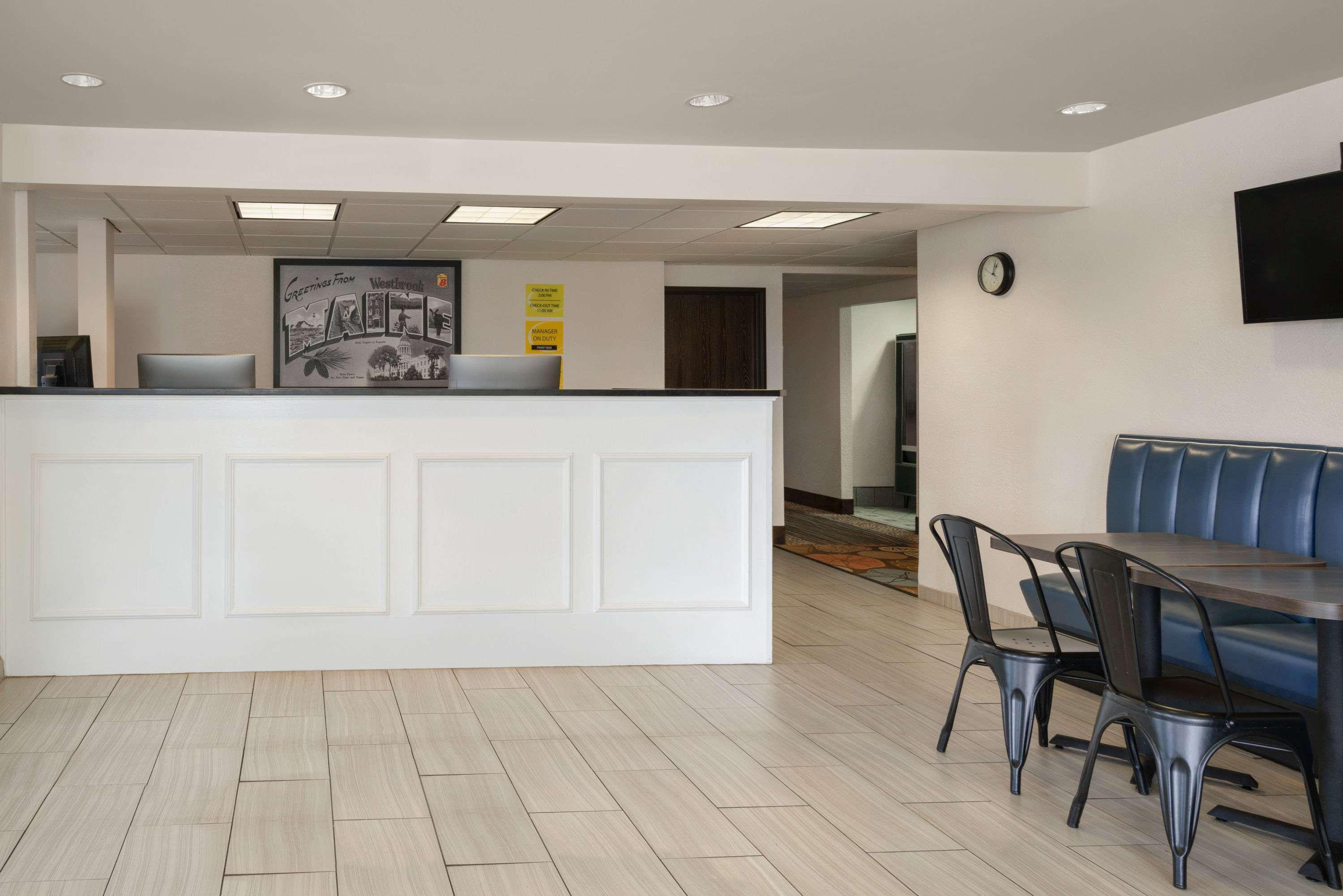 Super 8 By Wyndham Portland/westbrook Area Hotel 2*