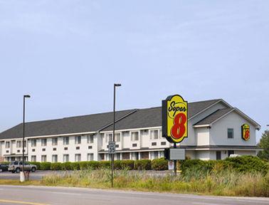 Hotel Super 8 By Wyndham Portland/westbrook Area 2*